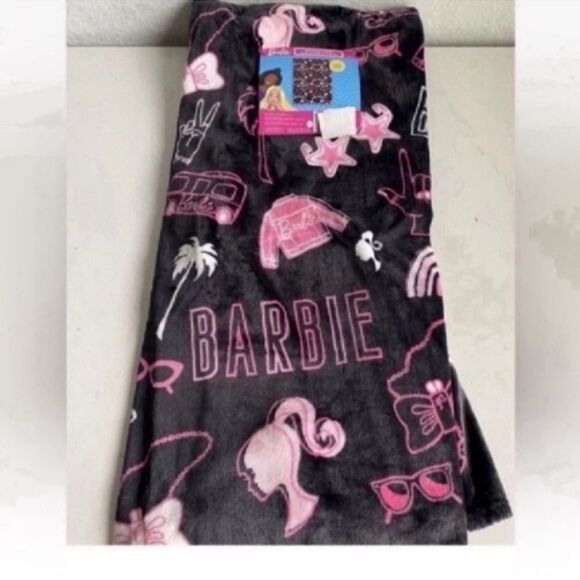 New Black & Pink Barbie Throw Blanket
Super Cute & Soft 50x70 in - Picture 4 of 10